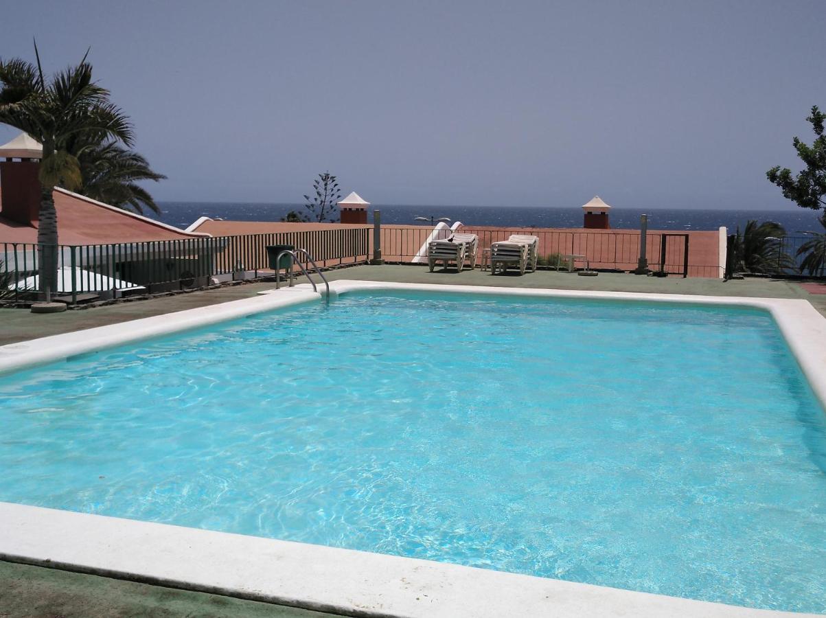 2 Calle Las Azucenas Playa Del Aguila  エクステリア 写真
