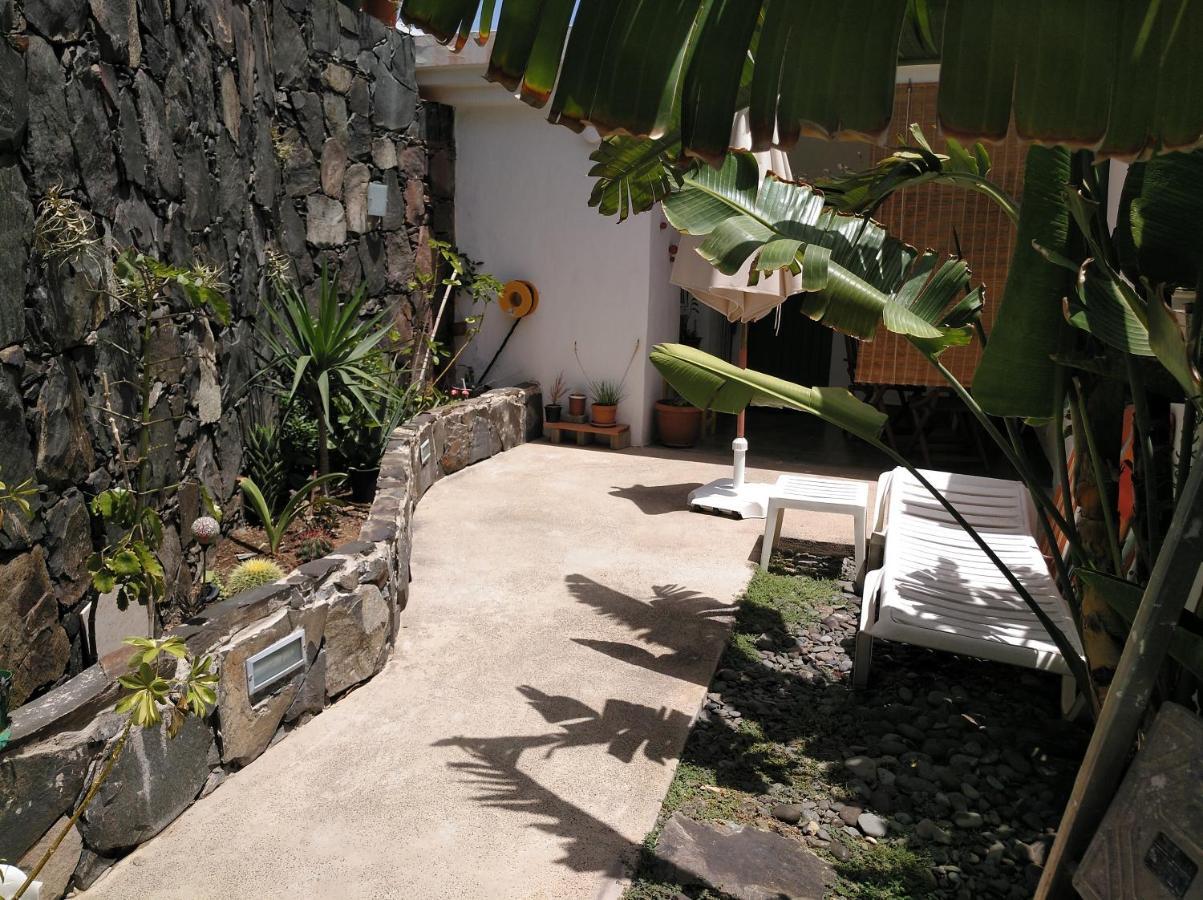 2 Calle Las Azucenas Playa Del Aguila  エクステリア 写真